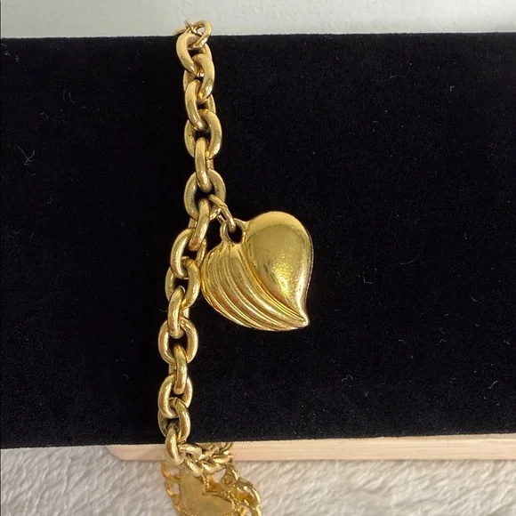 Avon Gold Heart Charm Bracelet - Picture 2 of 8